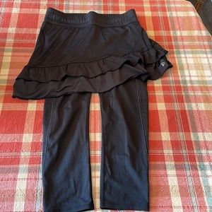 SkirtSports Vixen Capri with leggings.